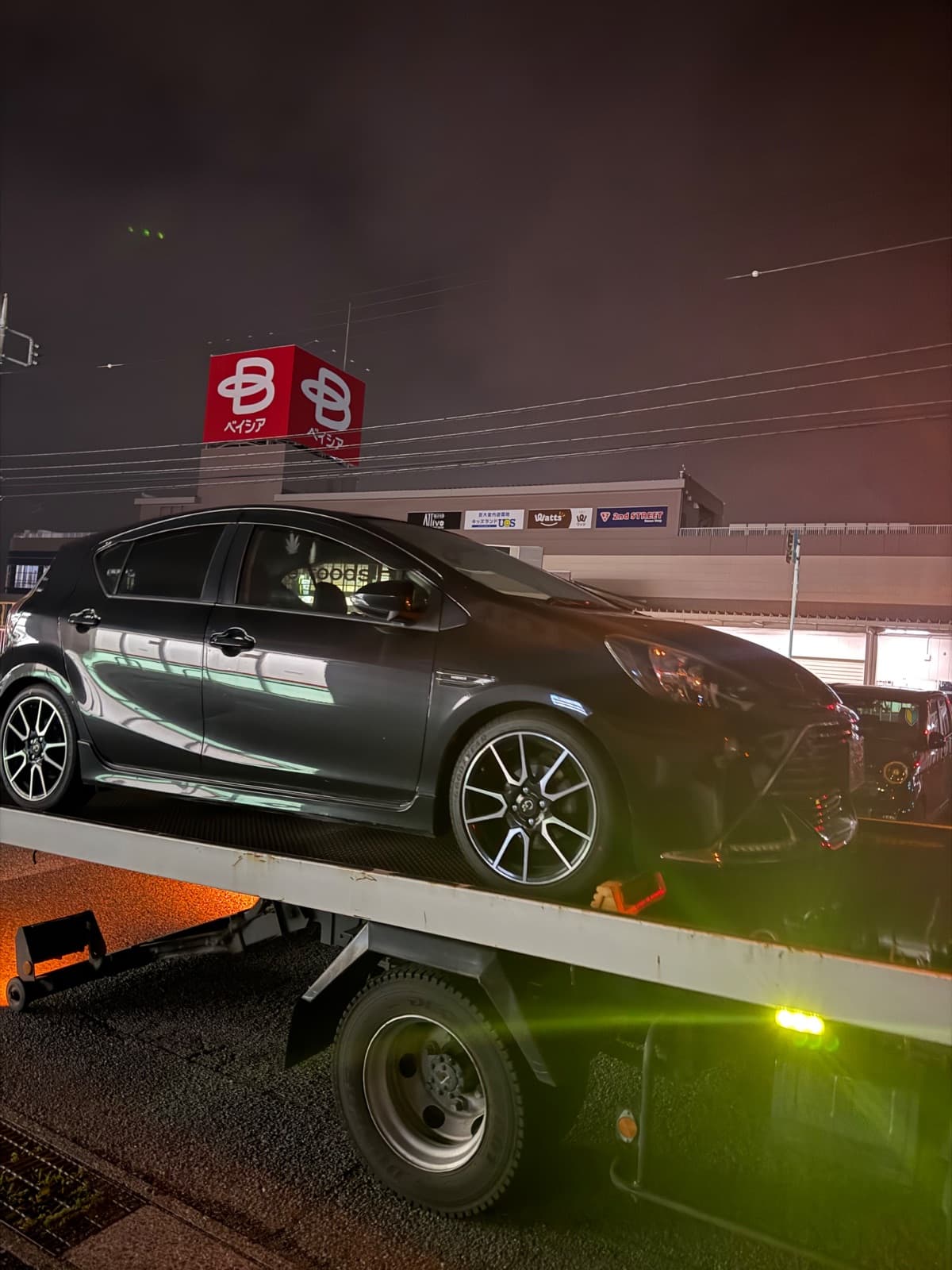 群馬県渋川市でのトヨタ アクアの追突事故救援の様子