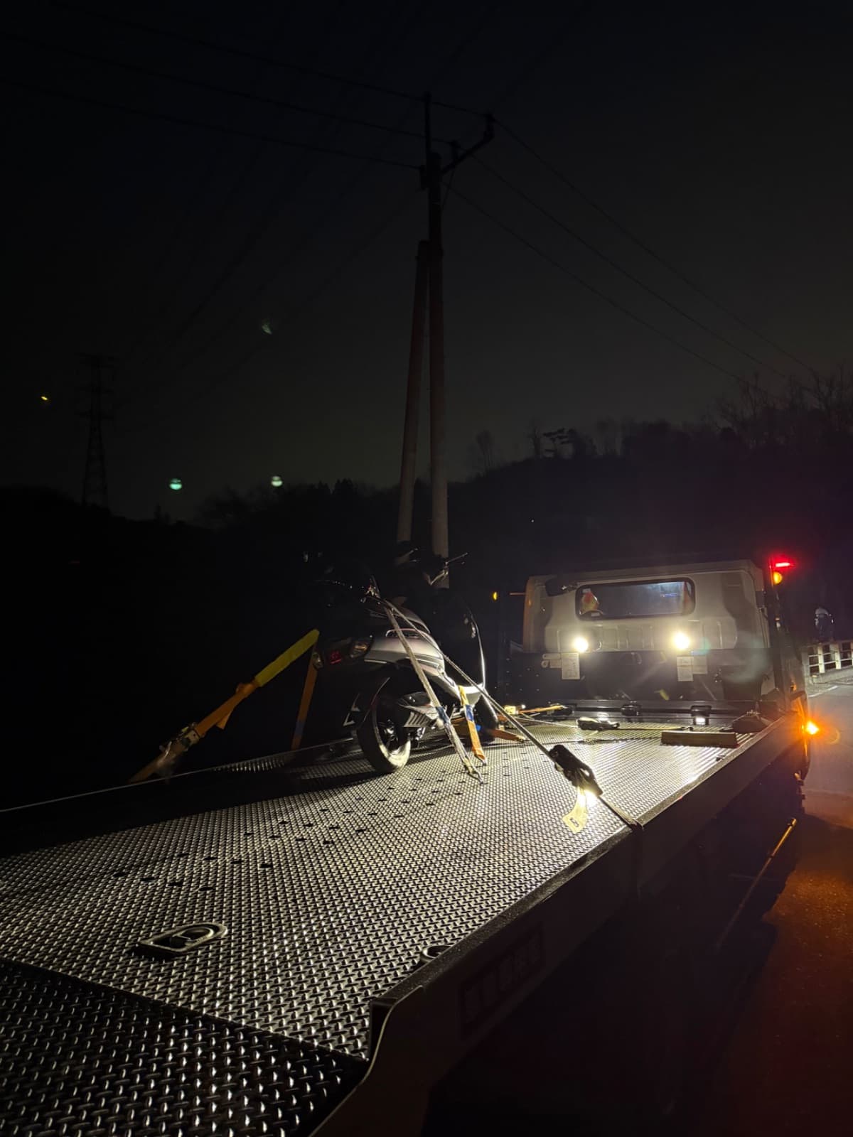 群馬県高崎市でのスバル アドレスの自損事故救援の様子