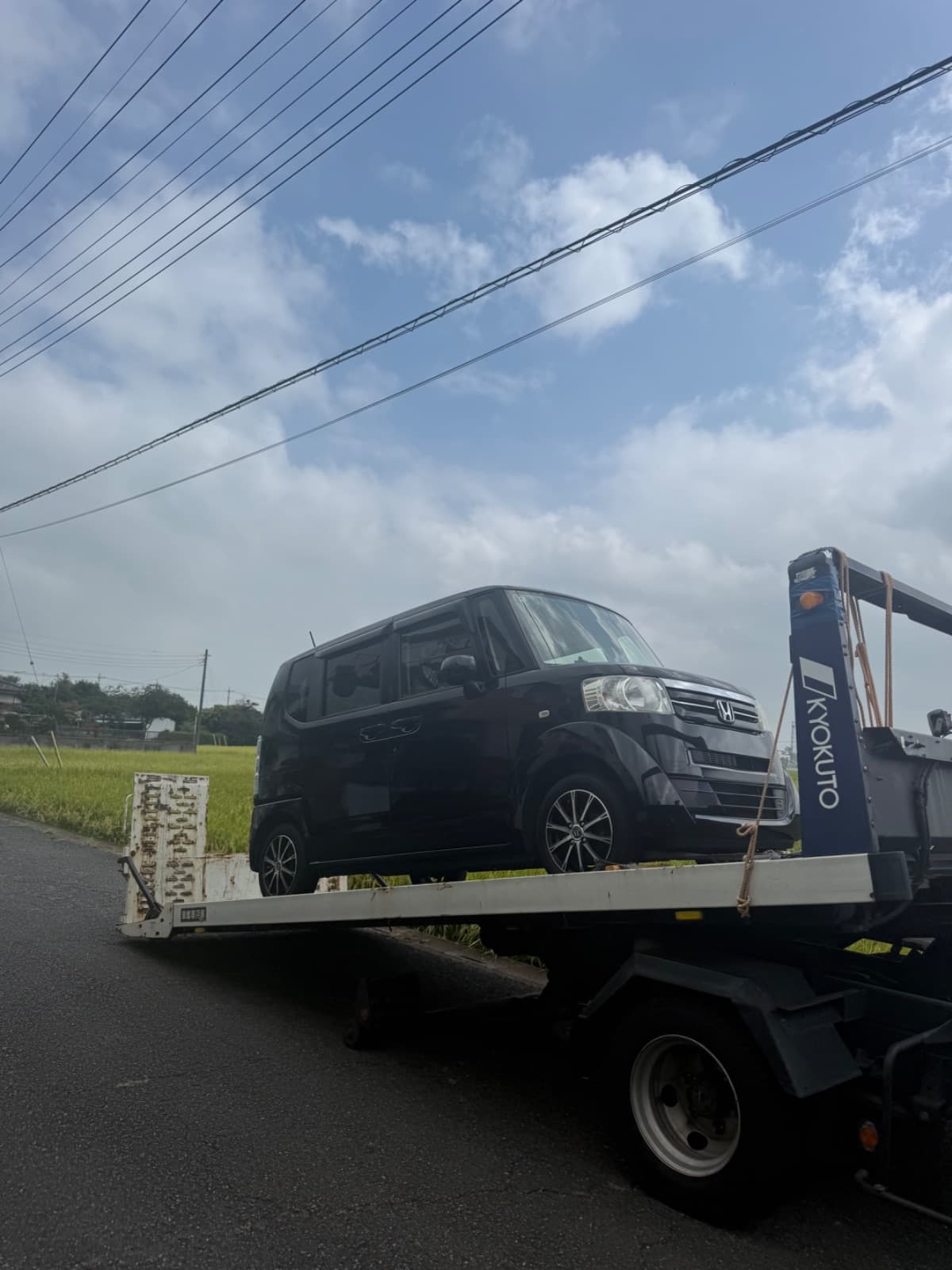 埼玉県加須市でのホンダ NBOXのレッカー搬送救援の様子