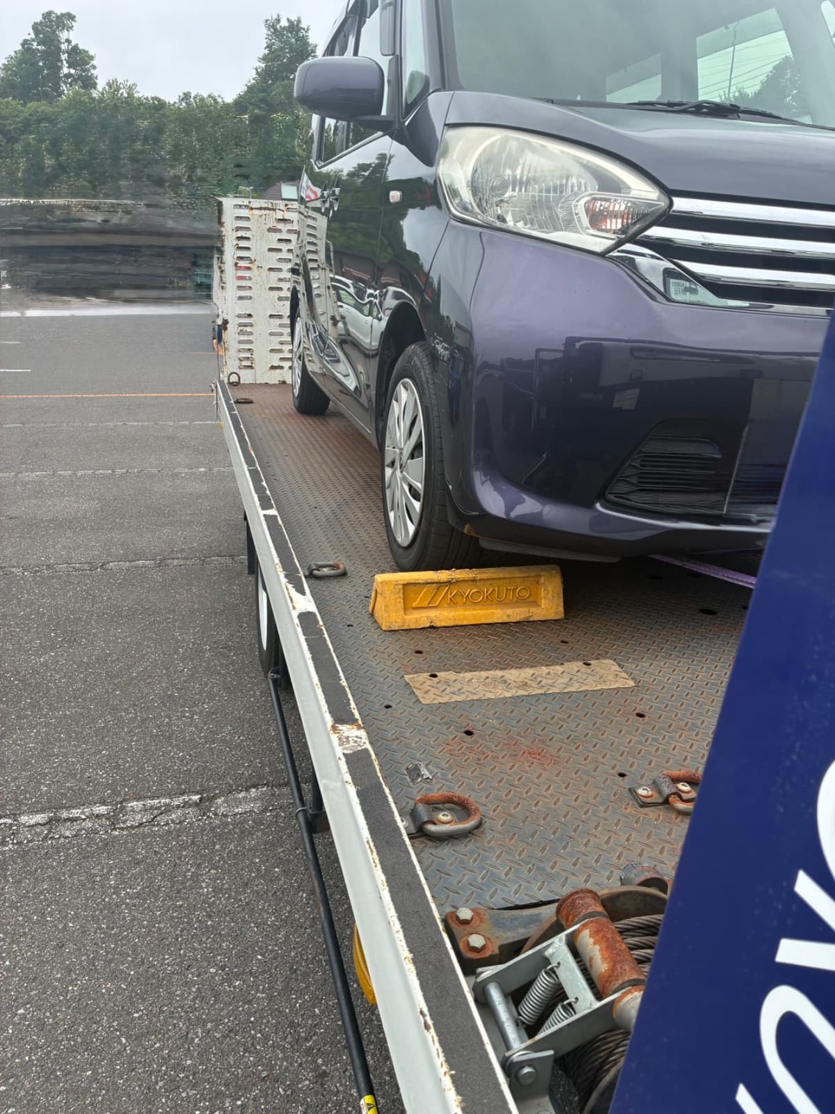 栃木県宇都宮市での日産 ルークスのパンク・タイヤトラブル救援の様子