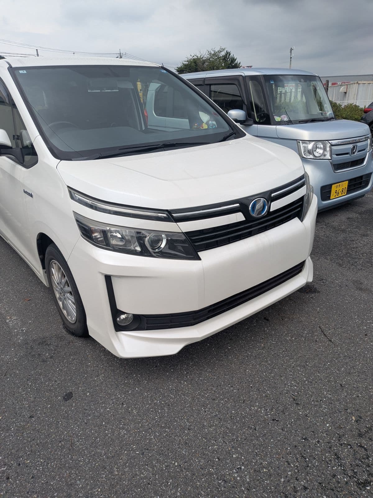 群馬県太田市でのトヨタ ヴォクシーのパンク・タイヤトラブル救援の様子