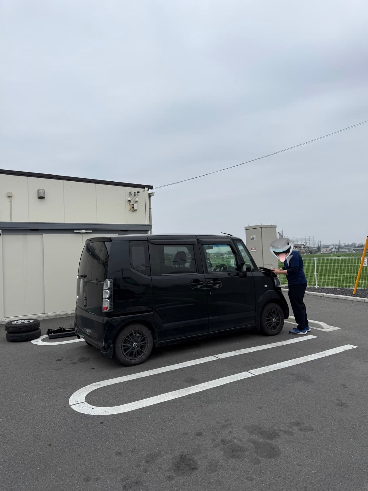 群馬県玉村町でのホンダ NBOXのパンク・タイヤトラブル救援の様子