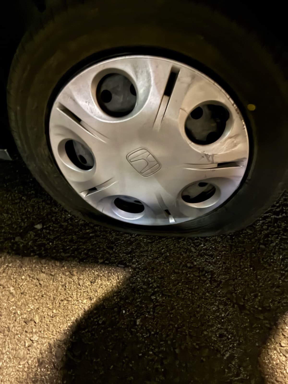 栃木県那須塩原市でのホンダ ライフのパンク・タイヤトラブル救援の様子