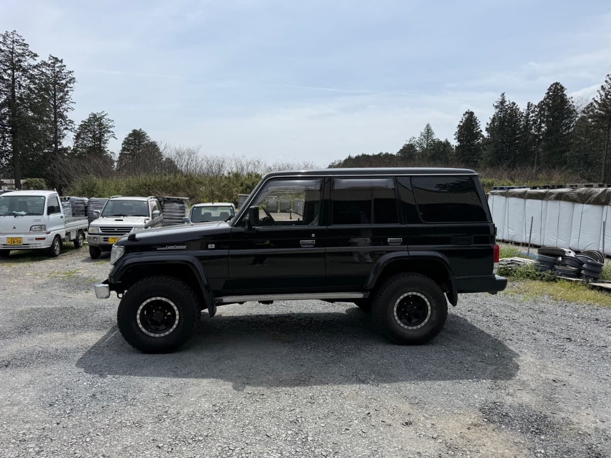 栃木県宇都宮市でのトヨタ ランドクルーザーのレッカー搬送救援の様子