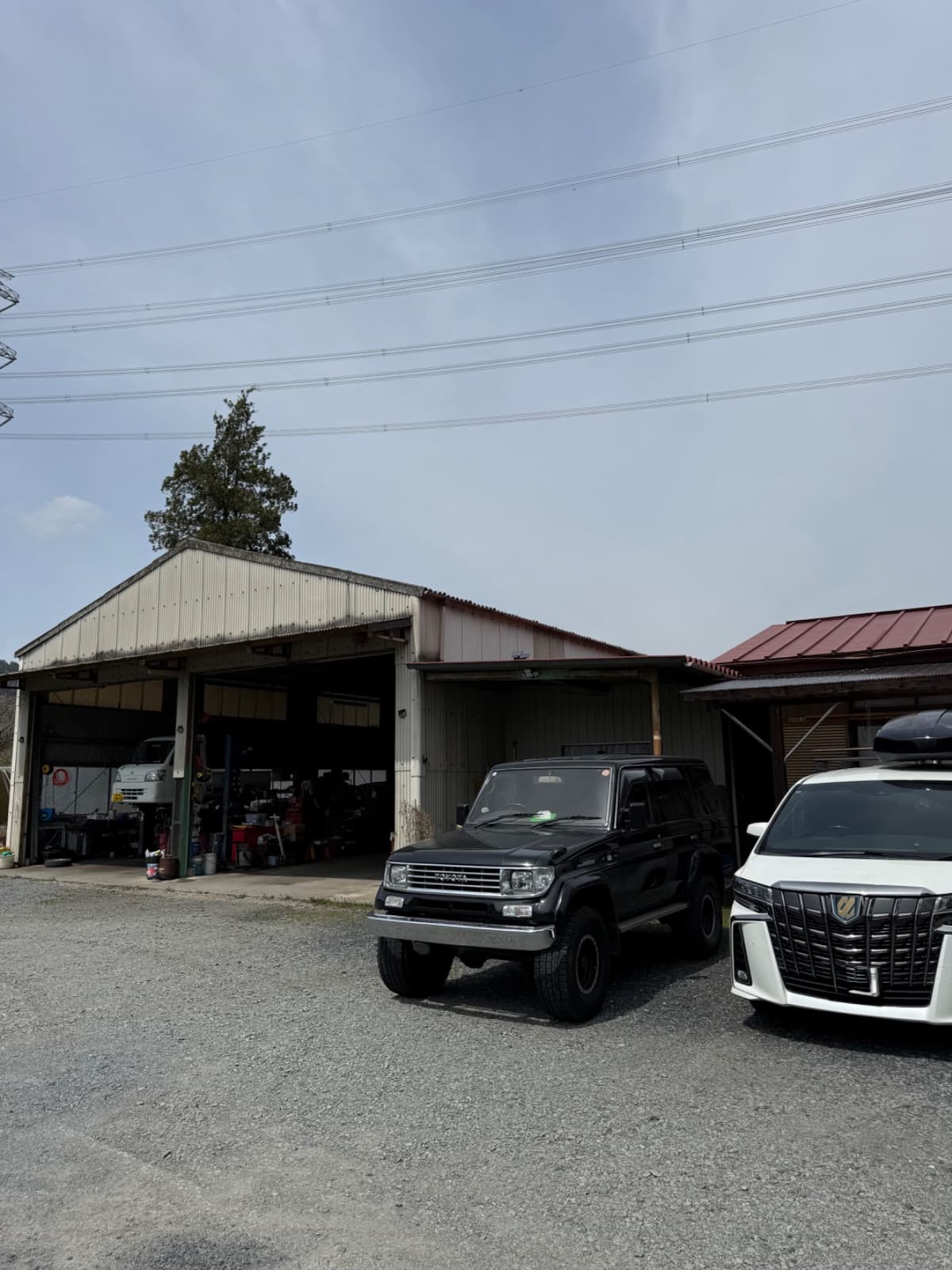 栃木県宇都宮市でのトヨタ ランドクルーザーのレッカー搬送救援の様子