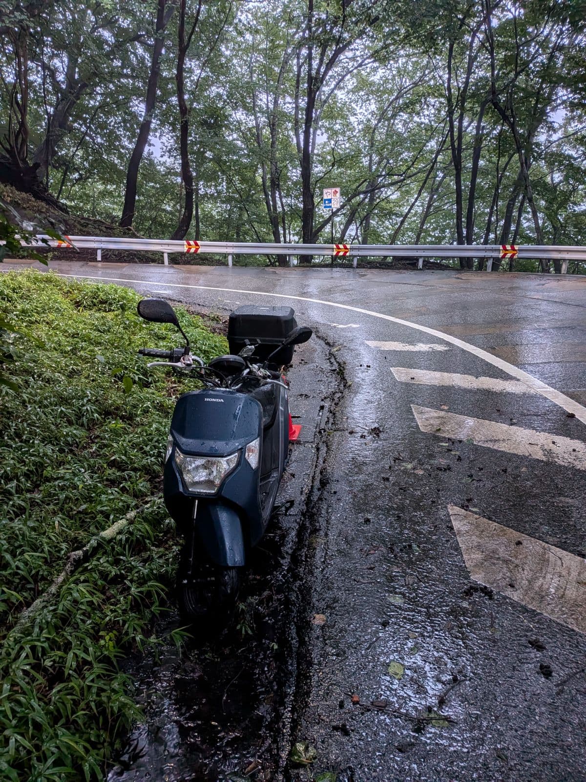 栃木県日光市でのホンダ ダンクのレッカー搬送救援の様子