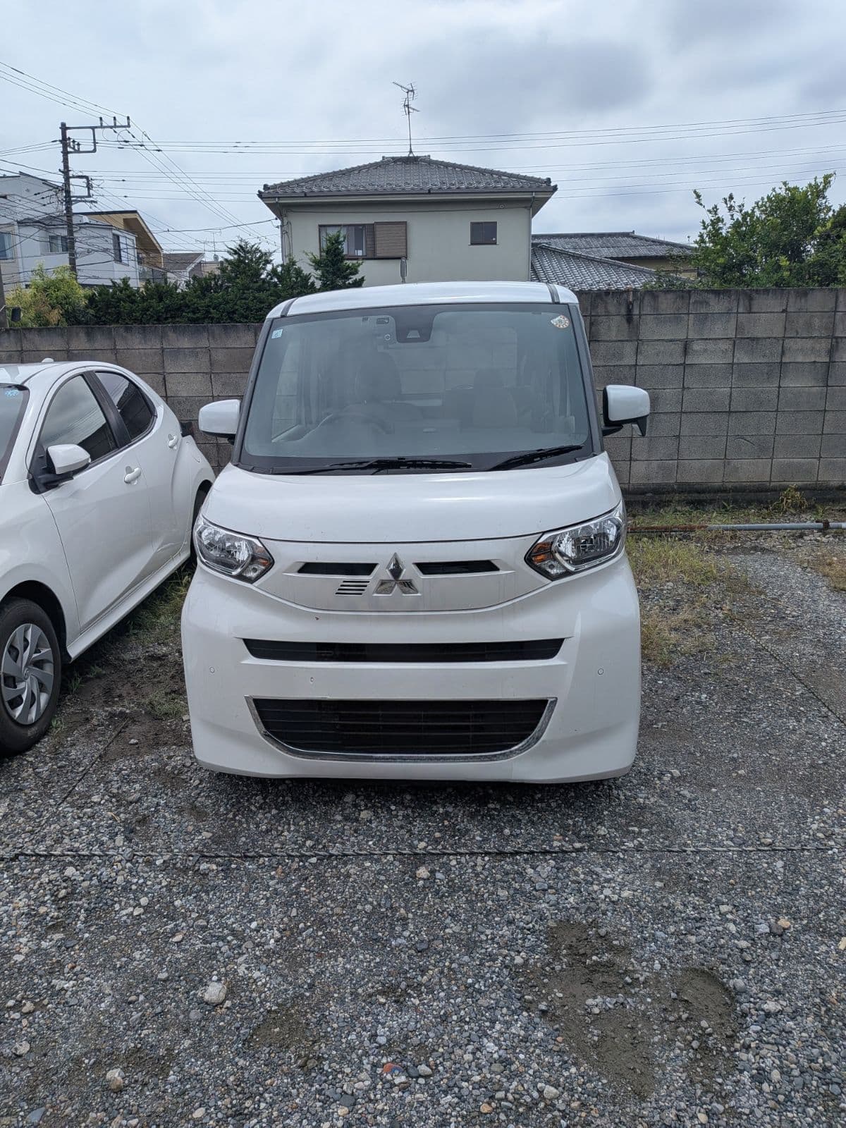 群馬県館林市での三菱 E K スペースのレッカー搬送救援の様子