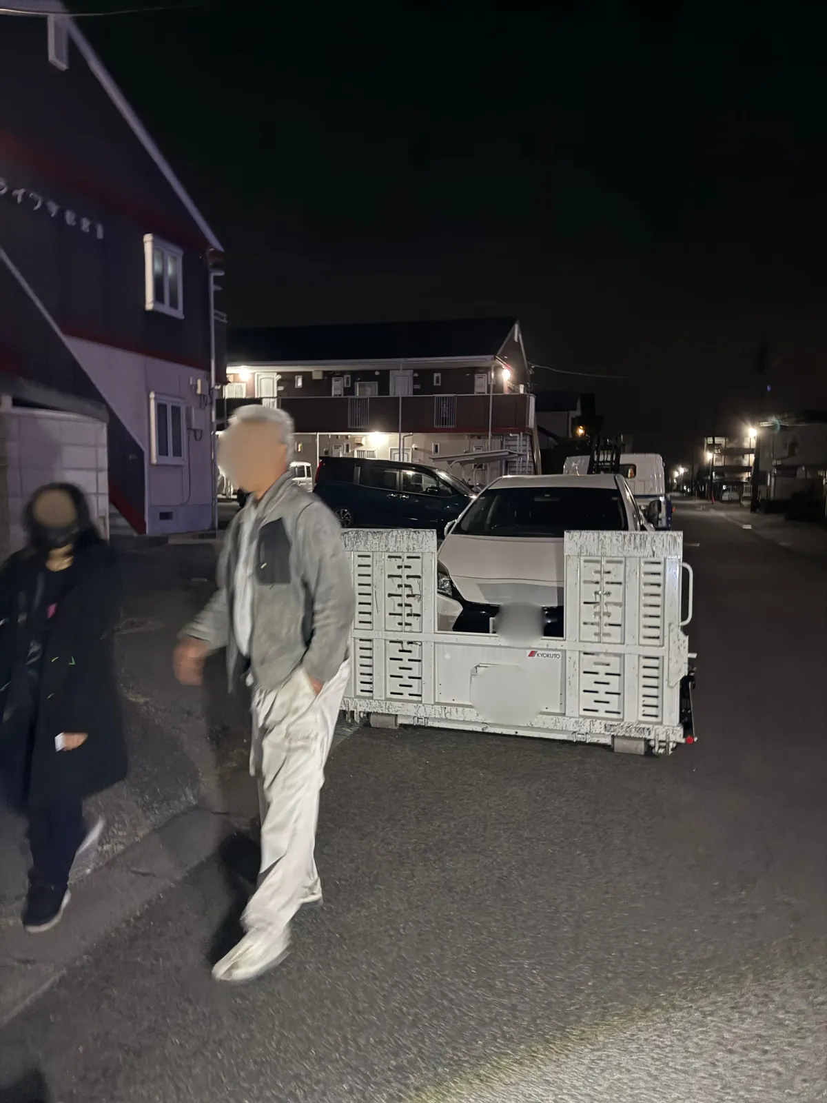 栃木県宇都宮市でのトヨタ プリウスのレッカー搬送救援の様子