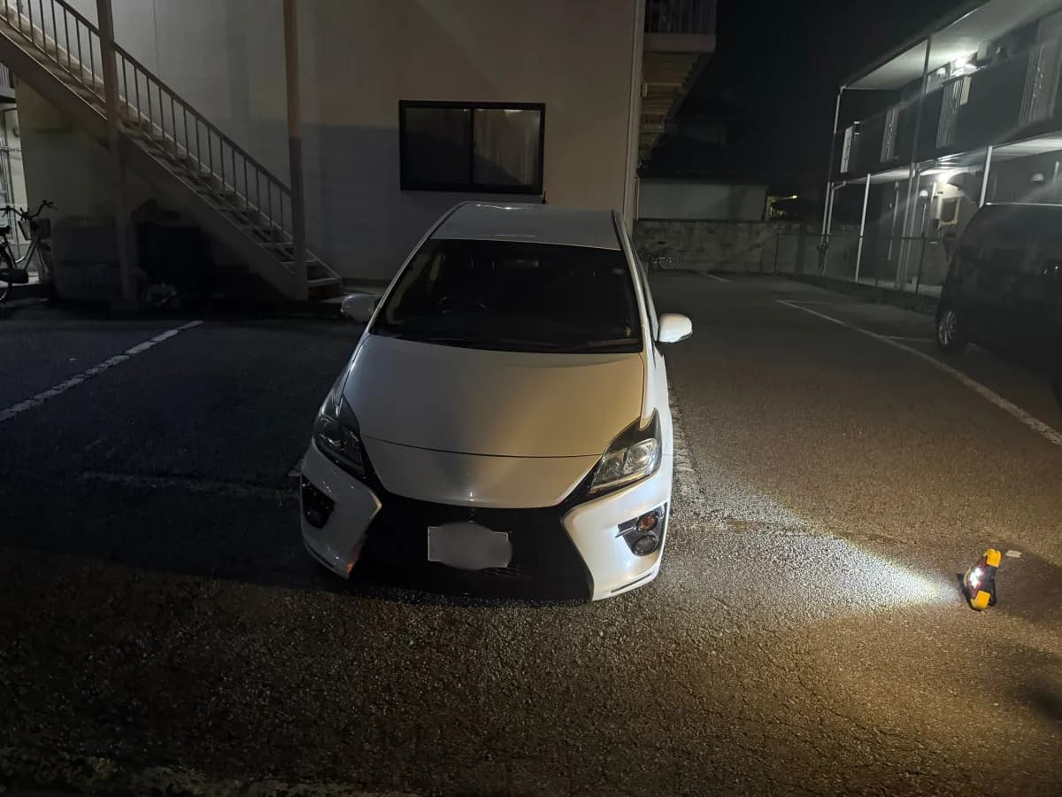 栃木県宇都宮市でのトヨタ プリウスのレッカー搬送救援の様子