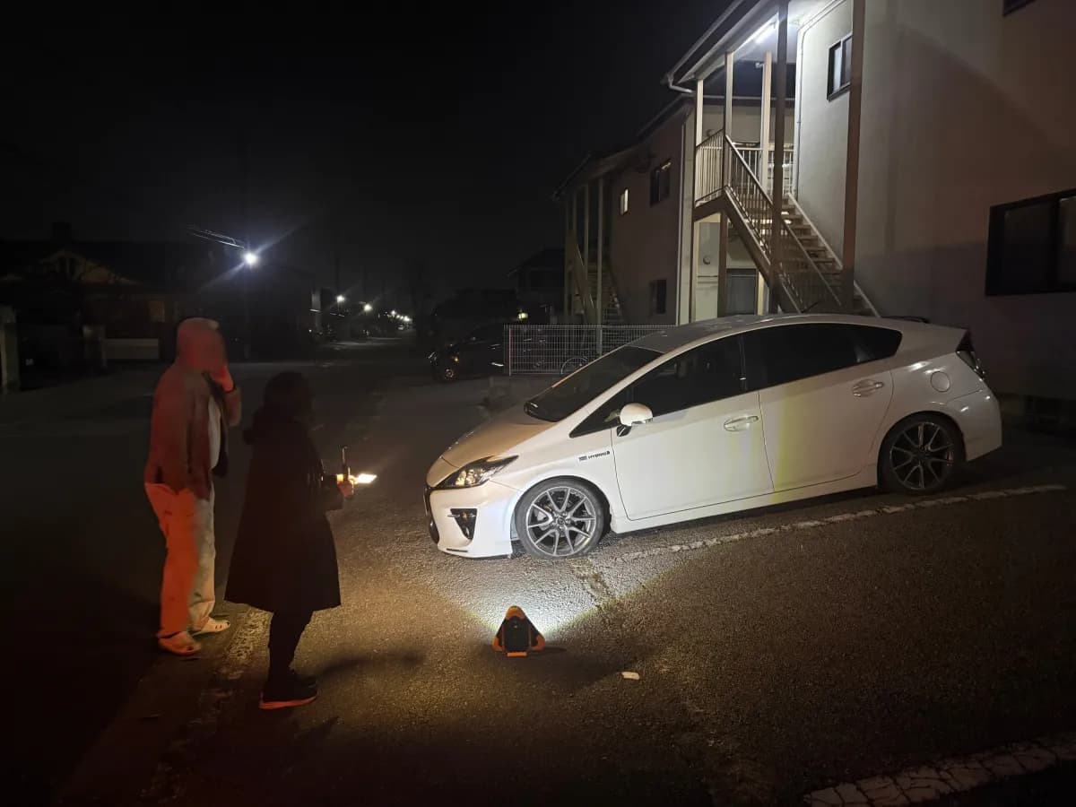 栃木県宇都宮市でのトヨタ プリウスのレッカー搬送救援の様子