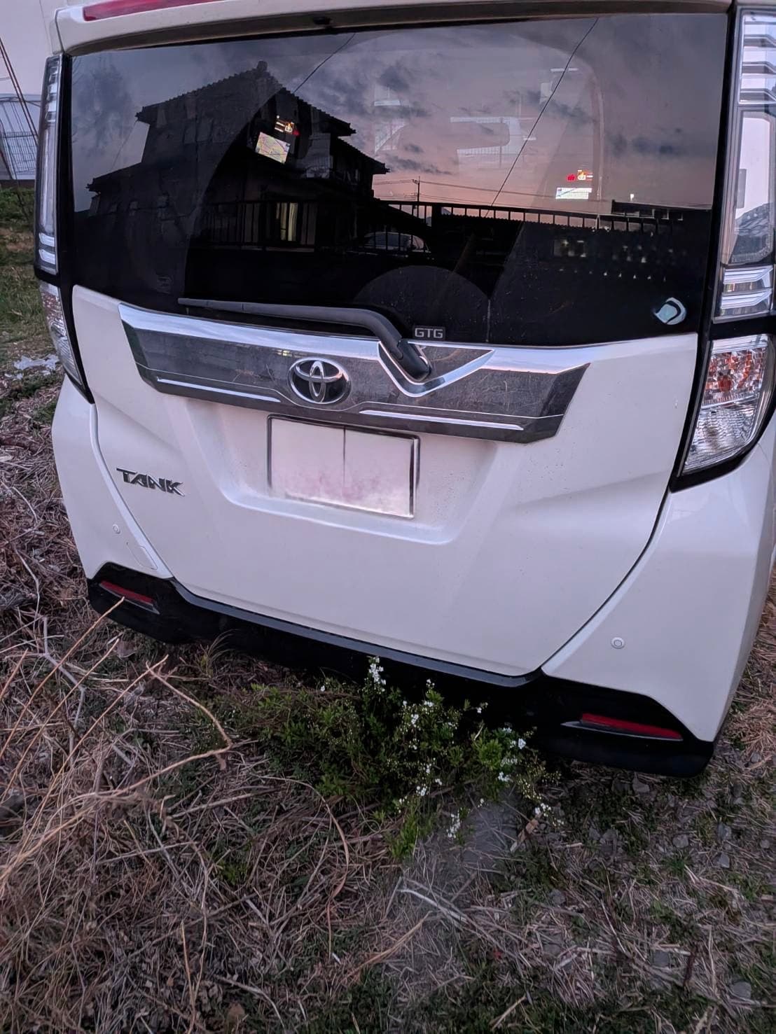 群馬県吉岡町でのトヨタ タンクのバッテリー上がり救援の様子