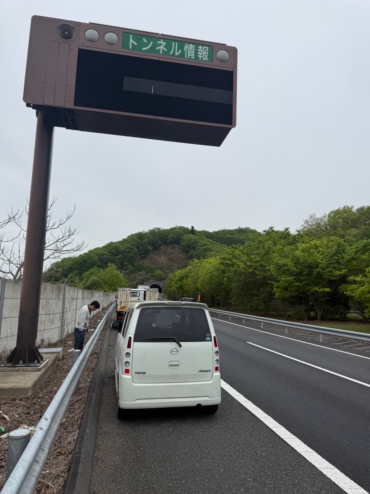群馬県太田市でのマツダ AZwagonのレッカー搬送救援の様子