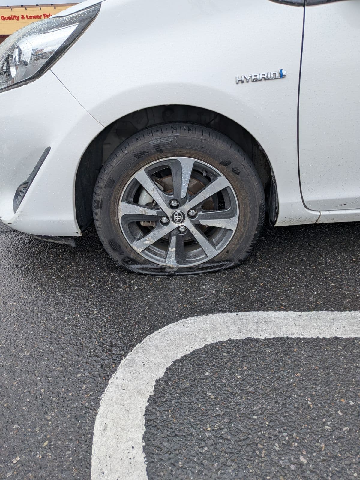 群馬県太田市でのトヨタ アクアのパンク・タイヤトラブル救援の様子