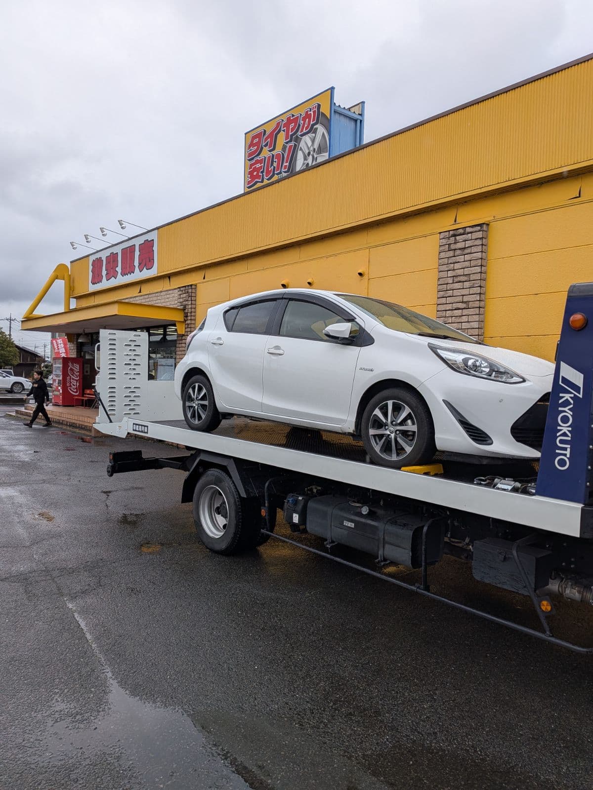 群馬県太田市でのトヨタ アクアのパンク・タイヤトラブル救援の様子