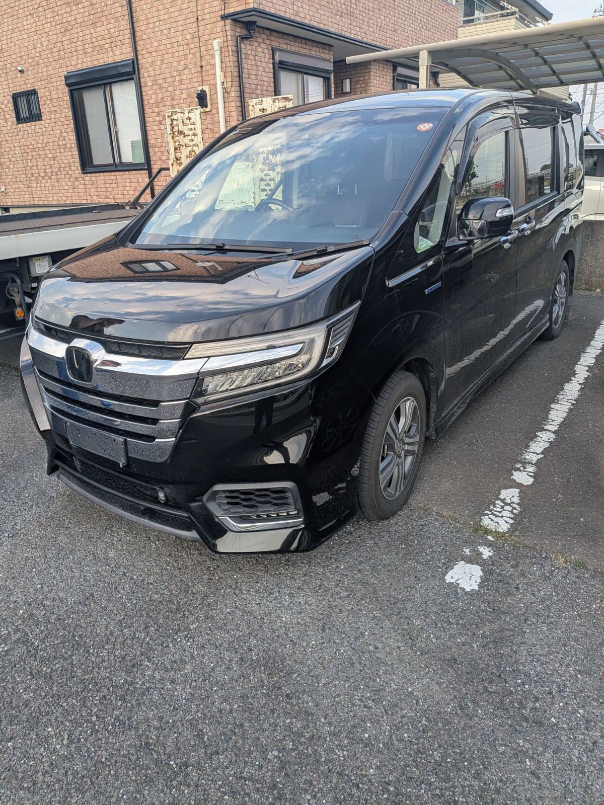埼玉県本庄市でのホンダ ステップワゴンのバッテリー上がり救援の様子