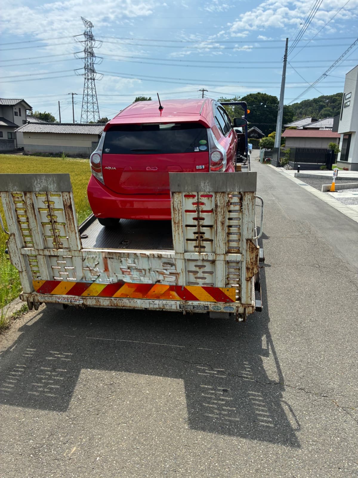 群馬県桐生市でのトヨタ アクアの単独事故救援の様子