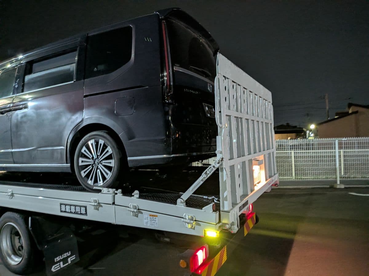 栃木県宇都宮市でのホンダ ステップワゴンのパンク・タイヤトラブル救援の様子